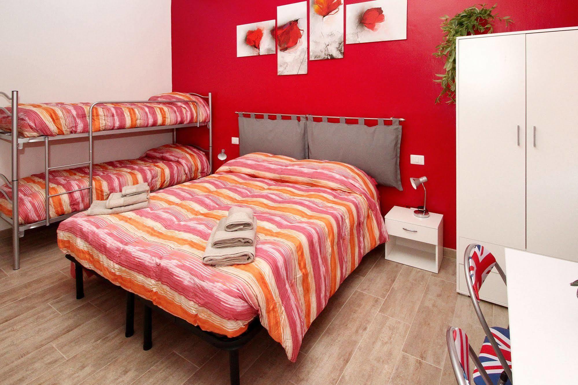 B&B Il Rosso E Il Blu Cuneo Dış mekan fotoğraf